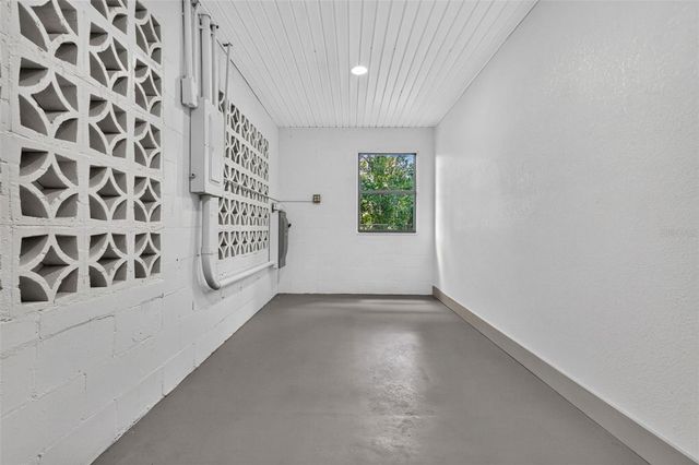 209 S SAINT CLOUD AVENUE, Valrico, FL 33594