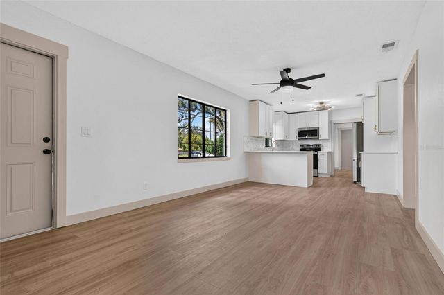209 S SAINT CLOUD AVENUE, Valrico, FL 33594