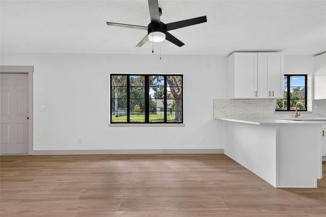 209 S SAINT CLOUD AVENUE, Valrico, FL 33594