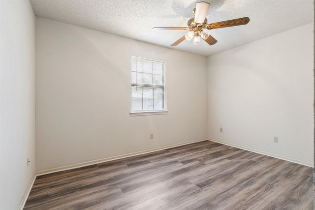 708 Hunter DR, Rockdale, TX 76567