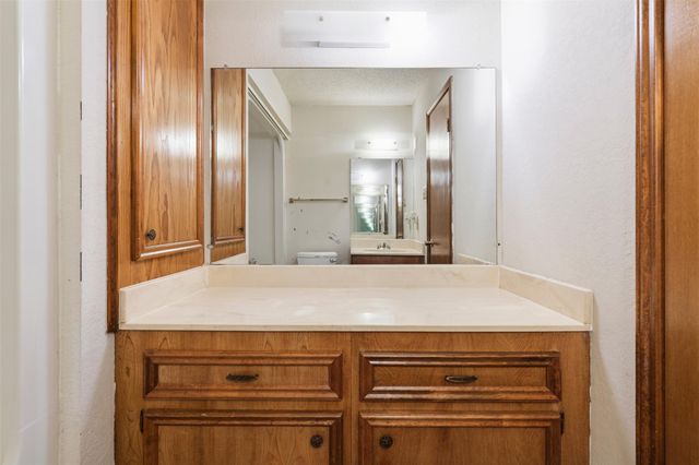 708 Hunter DR, Rockdale, TX 76567