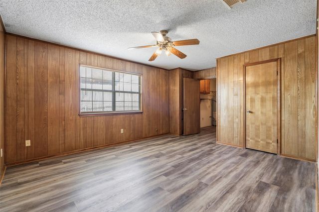 708 Hunter DR, Rockdale, TX 76567