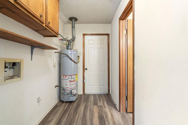 708 Hunter DR, Rockdale, TX 76567