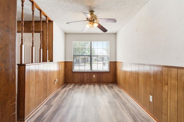 708 Hunter DR, Rockdale, TX 76567