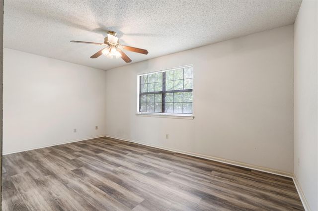 708 Hunter DR, Rockdale, TX 76567