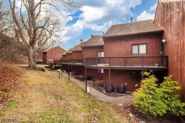 1 Deer Valley Ln 2, Vernon Twp., NJ 07462