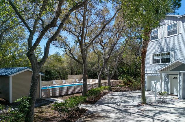 510 RYANS WOODS LANE, Palm Harbor, FL 34683