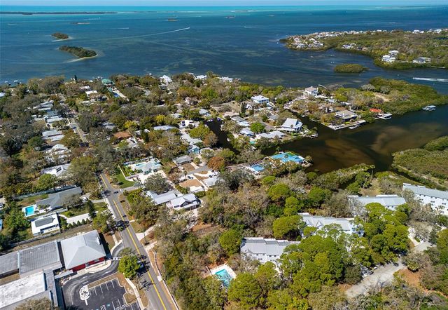 510 RYANS WOODS LANE, Palm Harbor, FL 34683