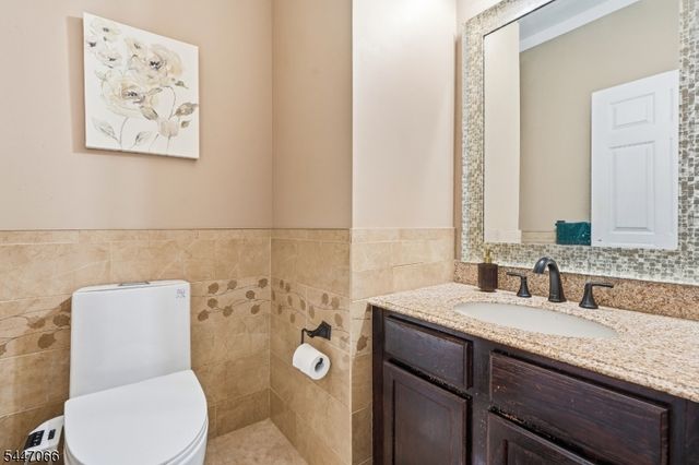 4 Reins Ct, Franklin Twp., NJ 08873