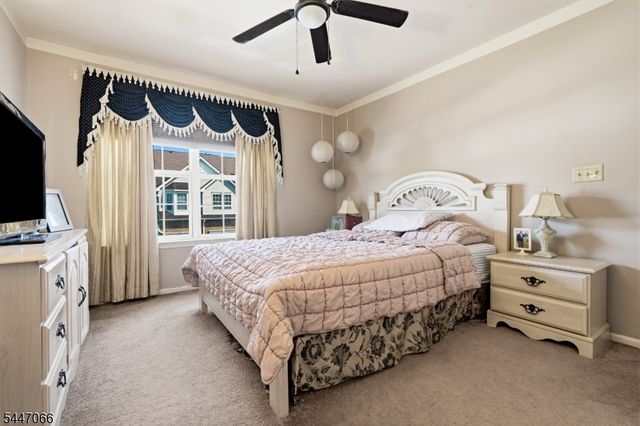 4 Reins Ct, Franklin Twp., NJ 08873