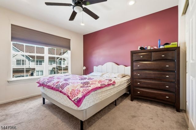 4 Reins Ct, Franklin Twp., NJ 08873