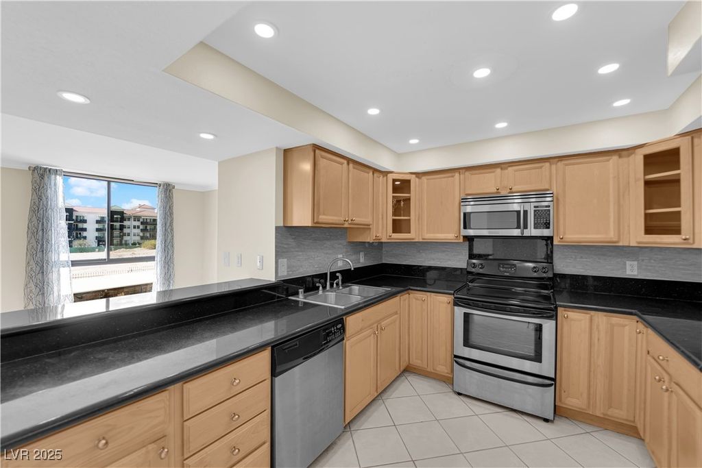Image 10 of property listing at 3930 University Center Drive 202, Las Vegas, NV 89119