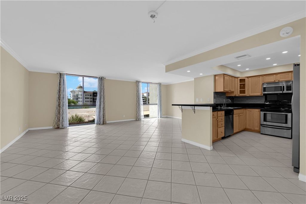 Image 2 of property listing at 3930 University Center Drive 202, Las Vegas, NV 89119