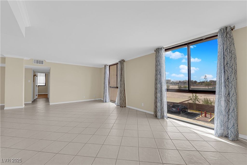 Image 6 of property listing at 3930 University Center Drive 202, Las Vegas, NV 89119