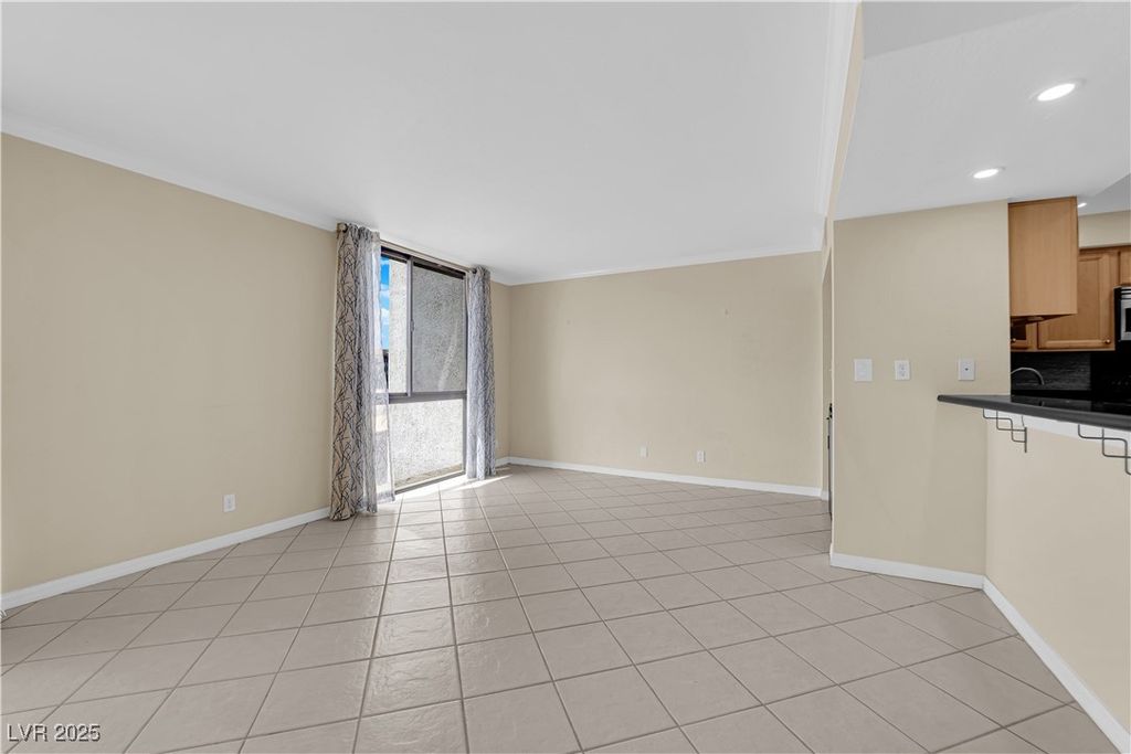 Image 7 of property listing at 3930 University Center Drive 202, Las Vegas, NV 89119