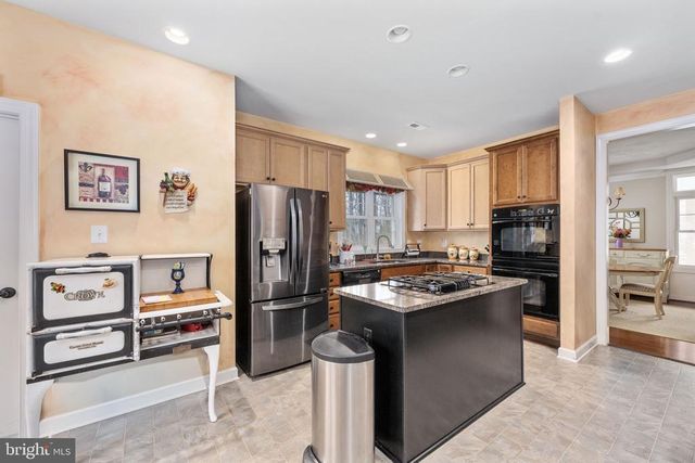 3900 WATER FRONT CT, Bumpass, VA 23024