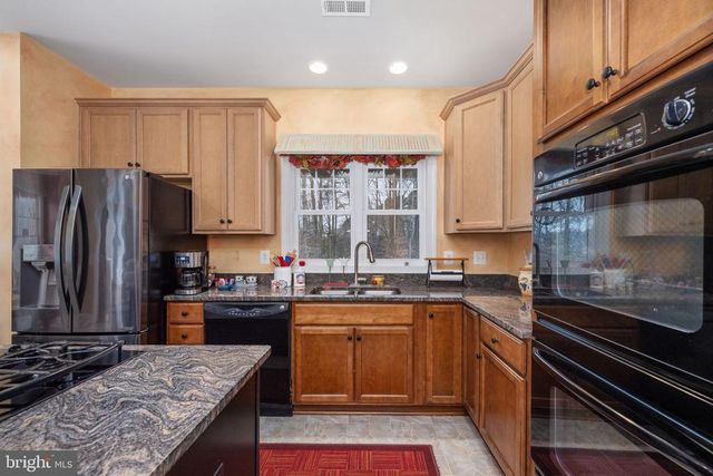 3900 WATER FRONT CT, Bumpass, VA 23024