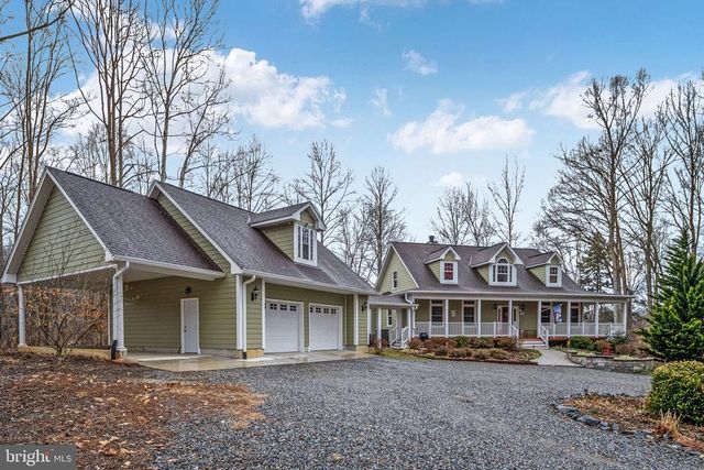 3900 WATER FRONT CT, Bumpass, VA 23024