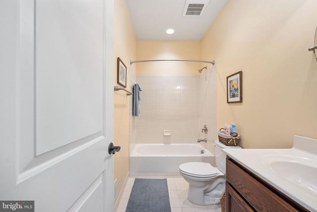 3900 WATER FRONT CT, Bumpass, VA 23024