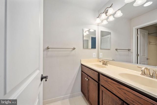 3900 WATER FRONT CT, Bumpass, VA 23024