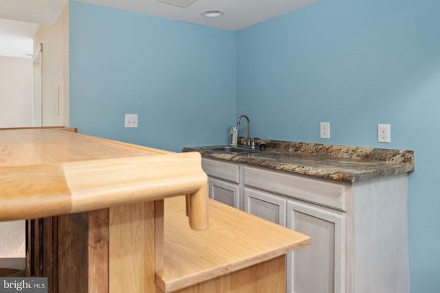 3900 WATER FRONT CT, Bumpass, VA 23024