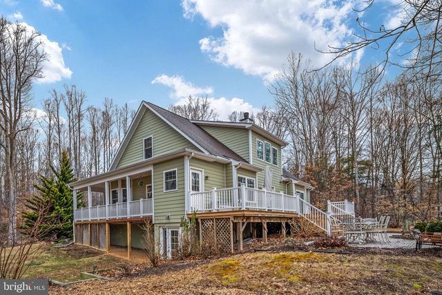 3900 WATER FRONT CT, Bumpass, VA 23024