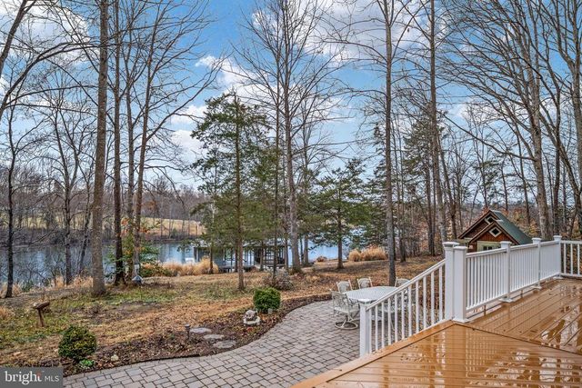 3900 WATER FRONT CT, Bumpass, VA 23024