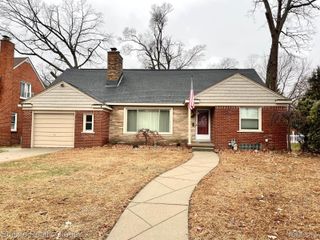 1031 N Vernon Street, Dearborn, MI 48128
