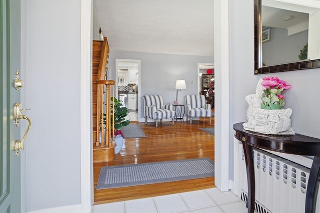 85 Newbury St, Lowell, MA 01851