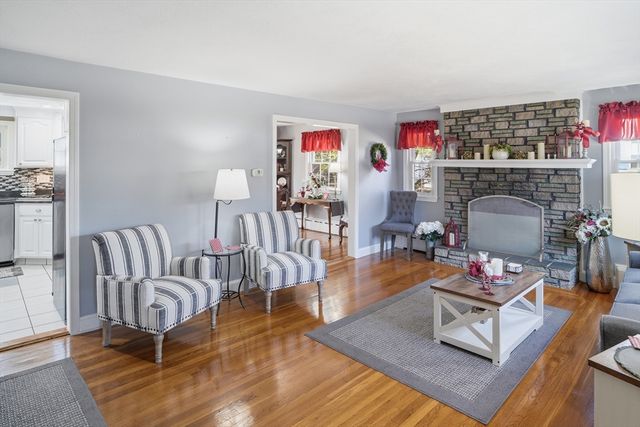 85 Newbury St, Lowell, MA 01851