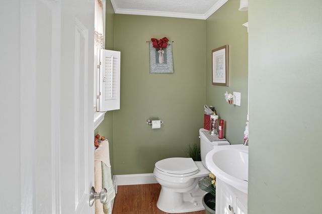 85 Newbury St, Lowell, MA 01851