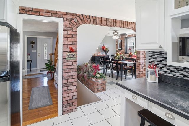 85 Newbury St, Lowell, MA 01851