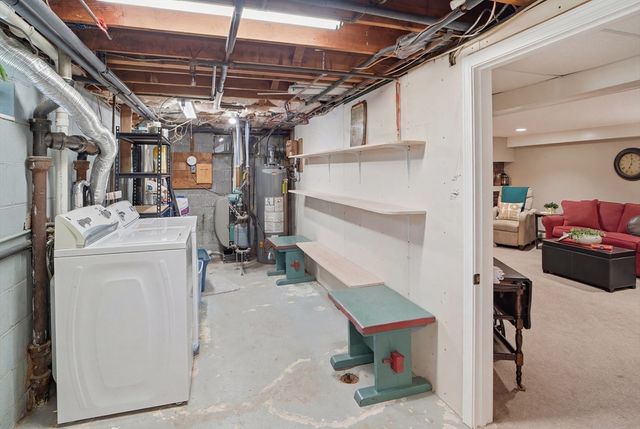 85 Newbury St, Lowell, MA 01851