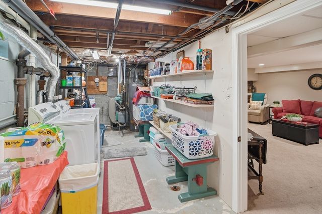 85 Newbury St, Lowell, MA 01851