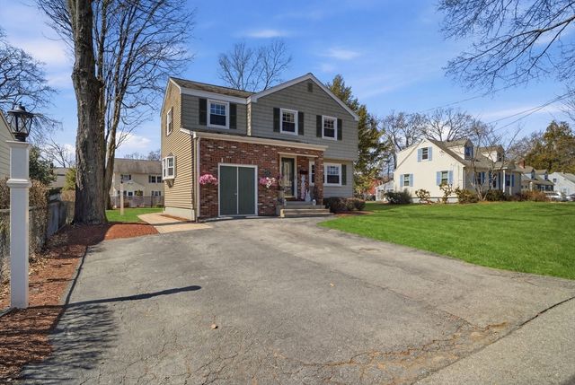 85 Newbury St, Lowell, MA 01851