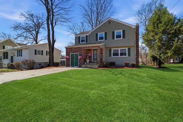 85 Newbury St, Lowell, MA 01851