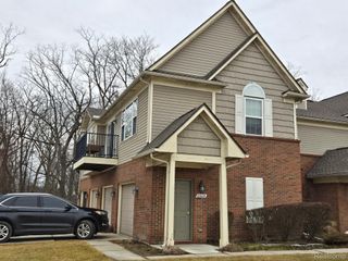 27629 HIDDEN OAKS Drive, Brownstown Twp, MI 48183