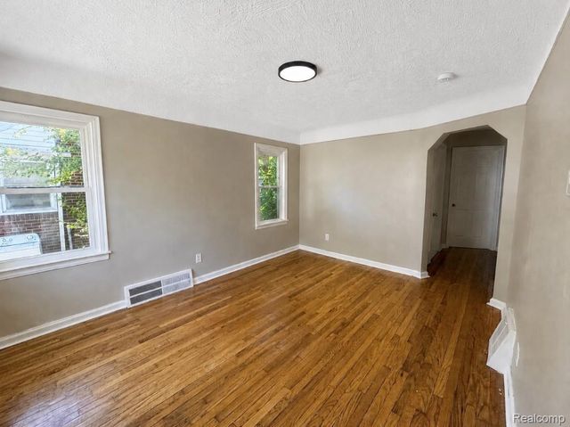 19931 Oakfield Street, Detroit, MI 48235