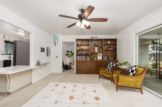 1038 E Vartikian Avenue, Fresno, CA 93710