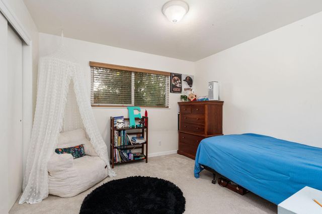 1038 E Vartikian Avenue, Fresno, CA 93710