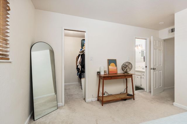 1038 E Vartikian Avenue, Fresno, CA 93710