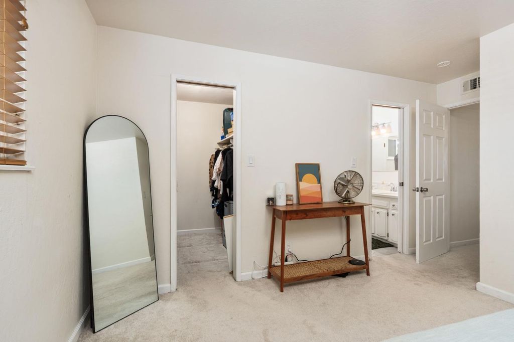 Image 26 of property listing at 1038 E Vartikian Avenue, Fresno, CA 93710