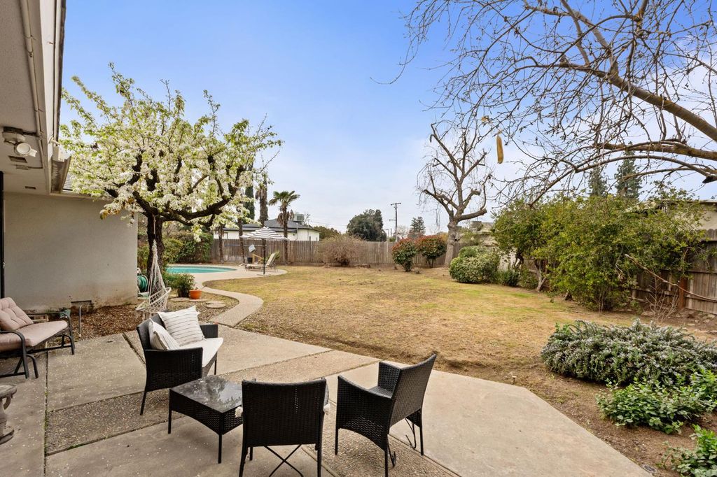 Image 29 of property listing at 1038 E Vartikian Avenue, Fresno, CA 93710