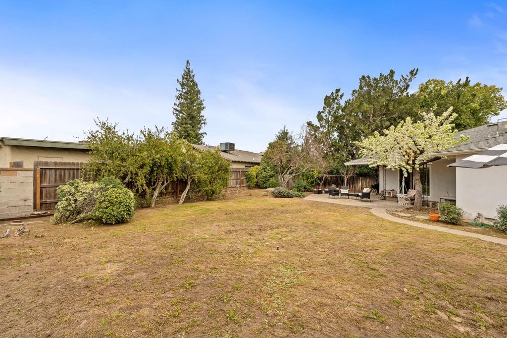 Image 33 of property listing at 1038 E Vartikian Avenue, Fresno, CA 93710