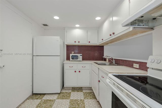 401 Ocean Drive 810, Miami Beach, FL 33139