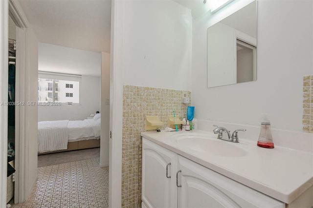 401 Ocean Drive 810, Miami Beach, FL 33139