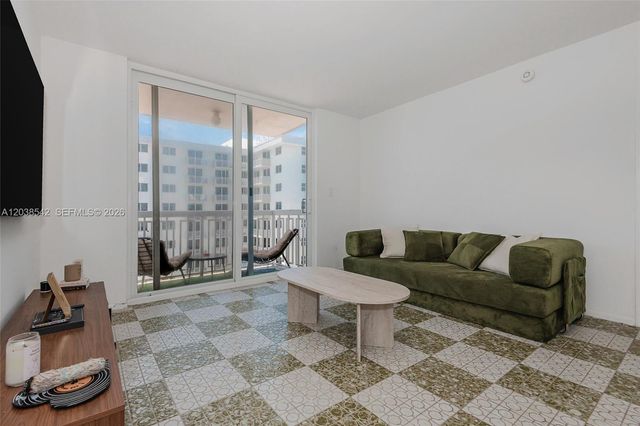401 Ocean Drive 810, Miami Beach, FL 33139