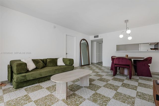 401 Ocean Drive 810, Miami Beach, FL 33139