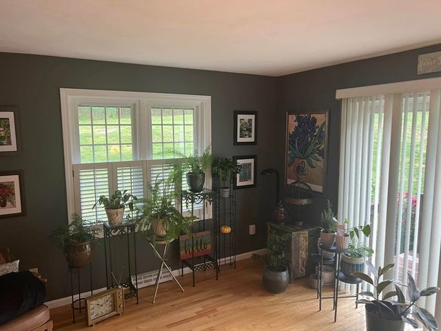 16 Stallbrook Rd 16, Milford, MA 01757