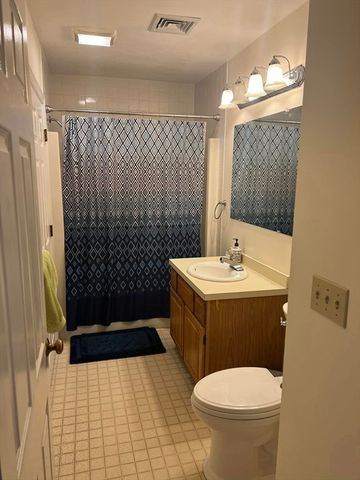 16 Stallbrook Rd 16, Milford, MA 01757